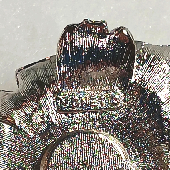 Beautiful Monet Vintage Silver Rose Pin. - Picture 5 of 5